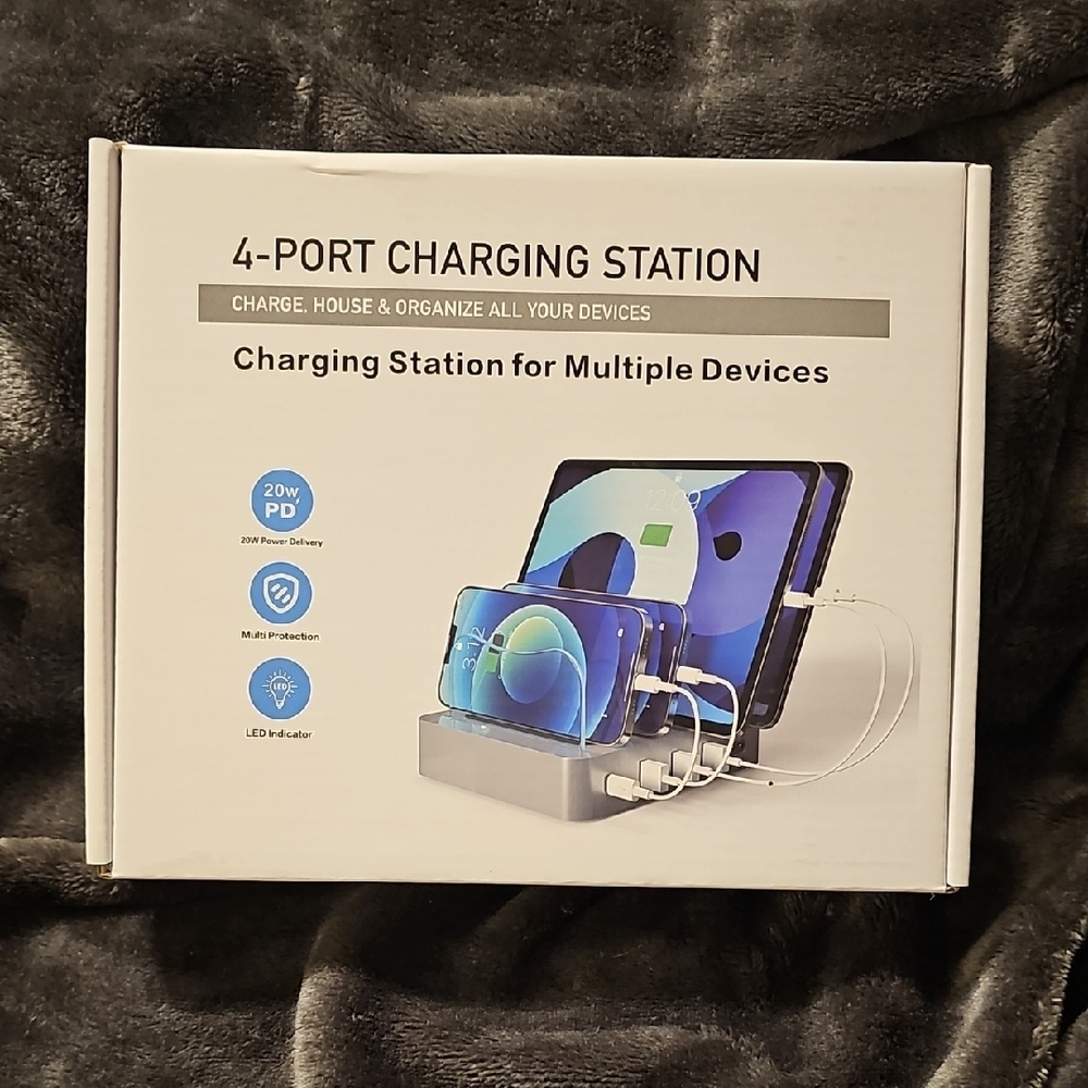 4-Port Charging Station for Multiple Devices